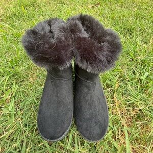 Black Faux Fur Boots Sz 7 - EUC